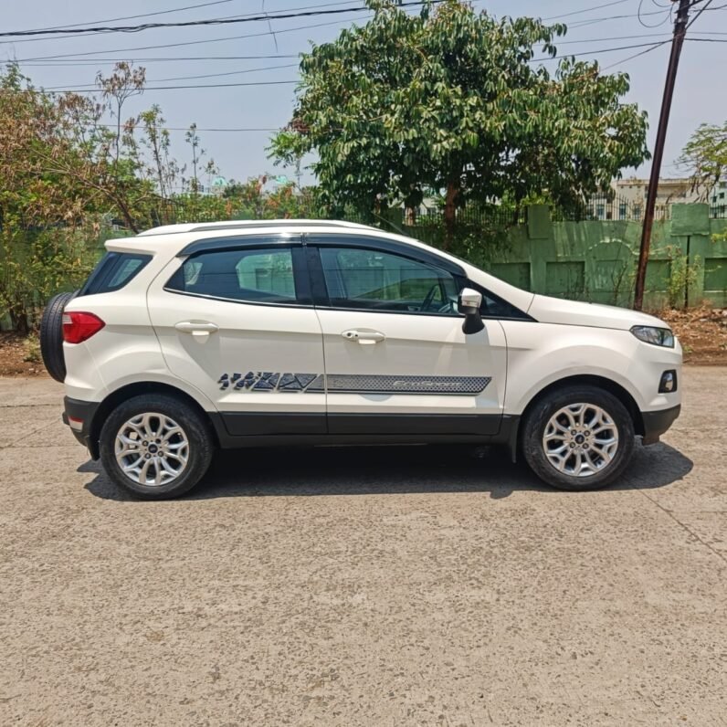 
								ECOSPORT TITANIUM 2015 MODEL DIESEL full									