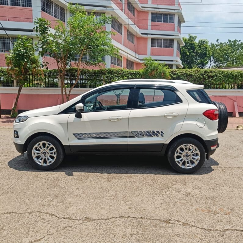 
								ECOSPORT TITANIUM 2015 MODEL DIESEL full									