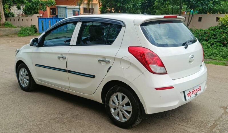 
								I20 ASTA 2012 MODEL PETROL full									