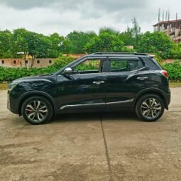 XUV300 W8 (O) SUNROOF 2020 MODEL DIESEL