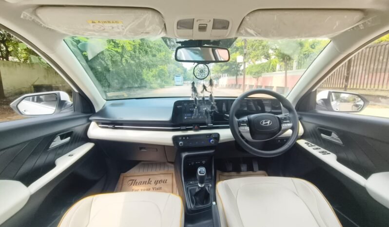 
								VERNA SX 2023 SUNROOF MODEL PETROL full									