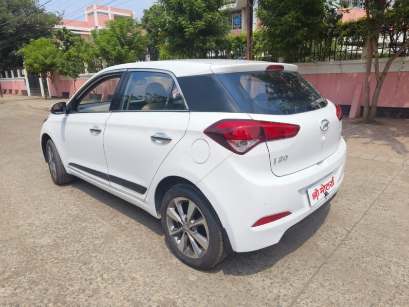 
								I20 ASTA 2015 MODEL PETROL full									