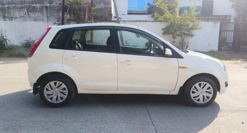 
								FORD FIGO TITANIUM 2011 MODEL DIESEL full									