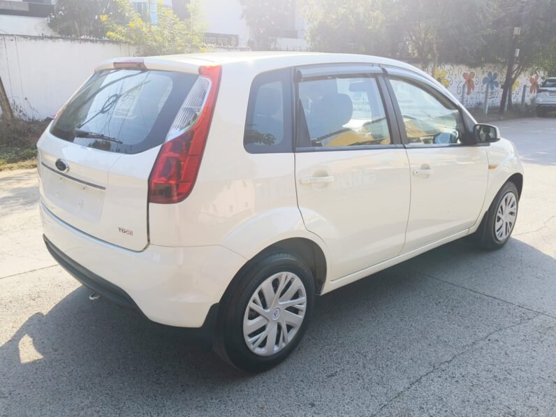 
								FORD FIGO TITANIUM 2011 MODEL DIESEL full									