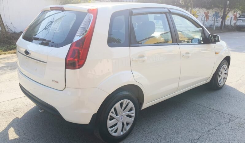 
								FORD FIGO TITANIUM 2011 MODEL DIESEL full									