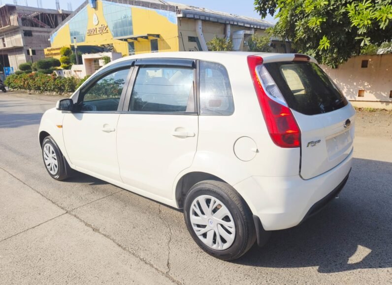 
								FORD FIGO TITANIUM 2011 MODEL DIESEL full									