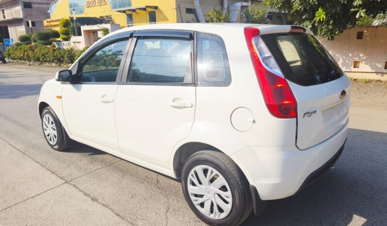 
								FORD FIGO TITANIUM 2011 MODEL DIESEL full									