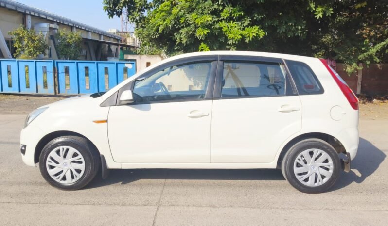 
								FORD FIGO TITANIUM 2011 MODEL DIESEL full									