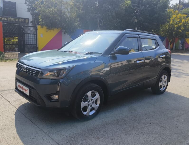 
								XUV300 W6 AUTOMATIC 2019-20 DIESEL full									