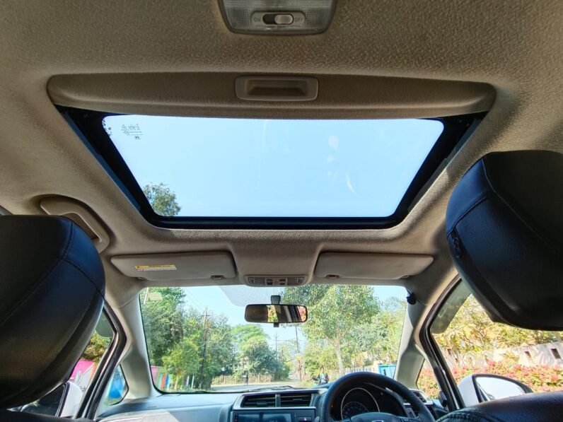 
								WRV VX SUNROOF 2019 MODEL DIESEL full									