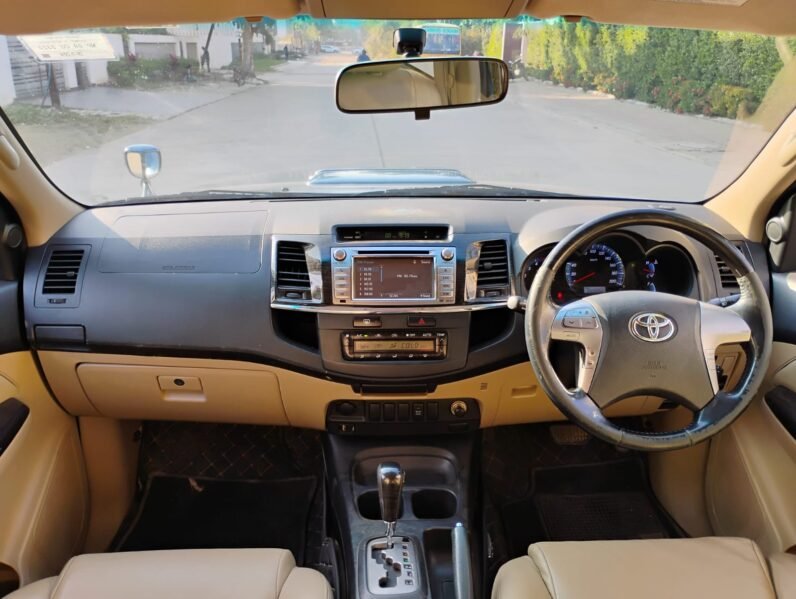 
								FORTUNER 3.0 AUTOMATIC 2014 MODEL DIESEL full									