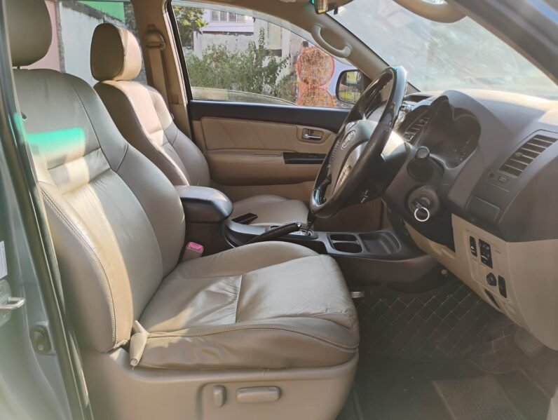 
								FORTUNER 3.0 AUTOMATIC 2014 MODEL DIESEL full									