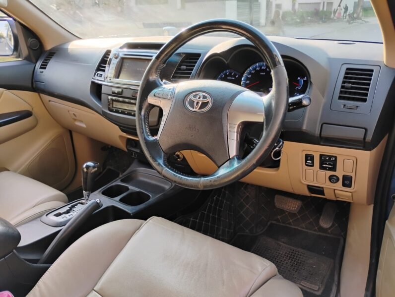 
								FORTUNER 3.0 AUTOMATIC 2014 MODEL DIESEL full									