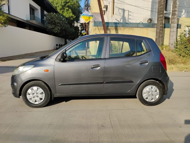 
								I10 ERA 2011 MODEL PETROL full									