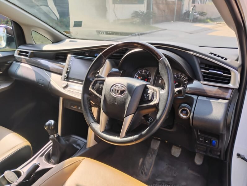 
								INNOVA CRYSTA 2.4 ZX 2022 MODEL DIESEL full									