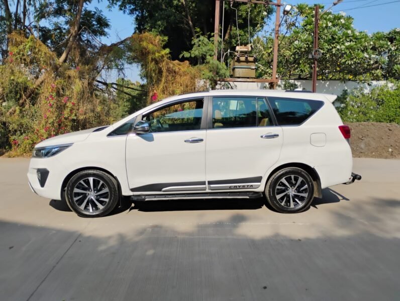 
								INNOVA CRYSTA 2.4 ZX 2022 MODEL DIESEL full									