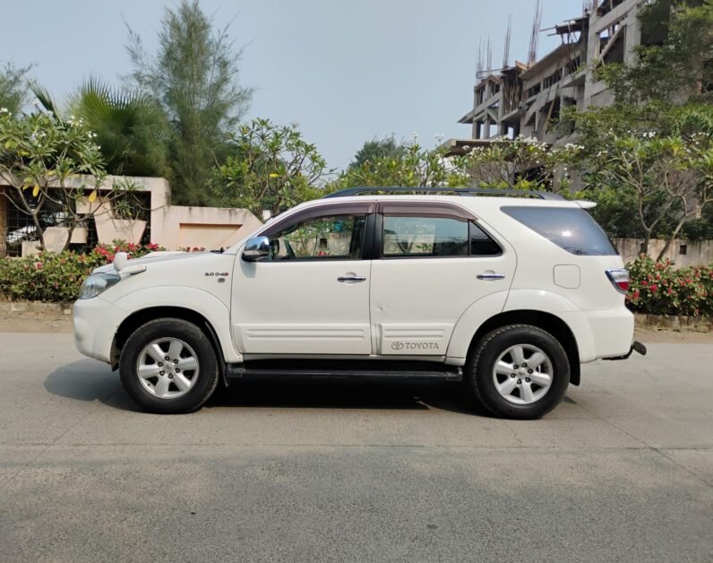 
								FORTUNER  4*4 2011 MODEL DIESEL full									