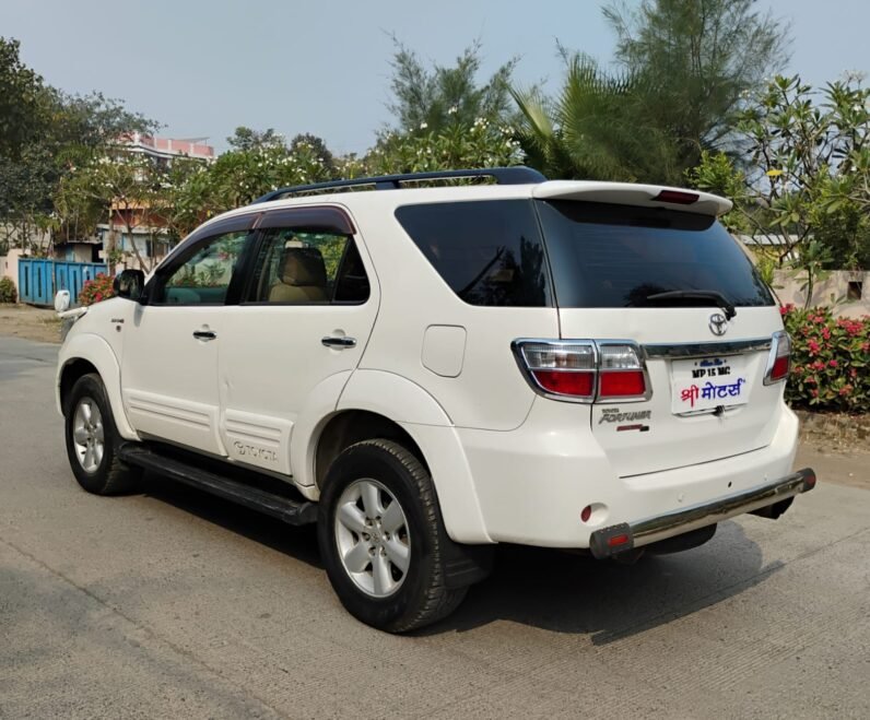 
								FORTUNER  4*4 2011 MODEL DIESEL full									