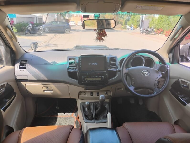 
								FORTUNER 4WD 2011 MODEL  DIESEL full									