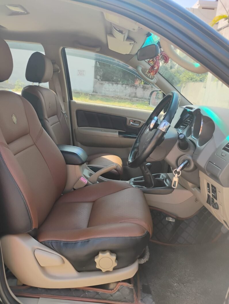 
								FORTUNER 4WD 2011 MODEL  DIESEL full									