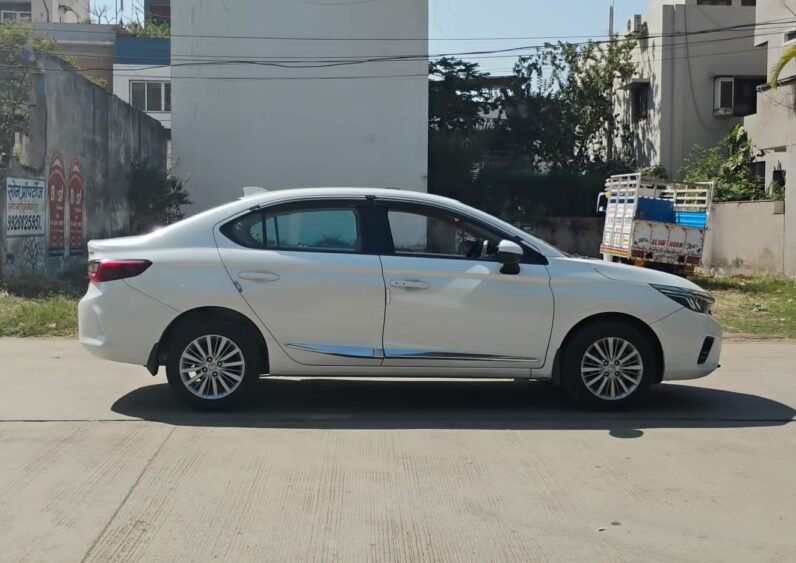 
								HONDA CITY VMT 2023 MODEL PETROL full									