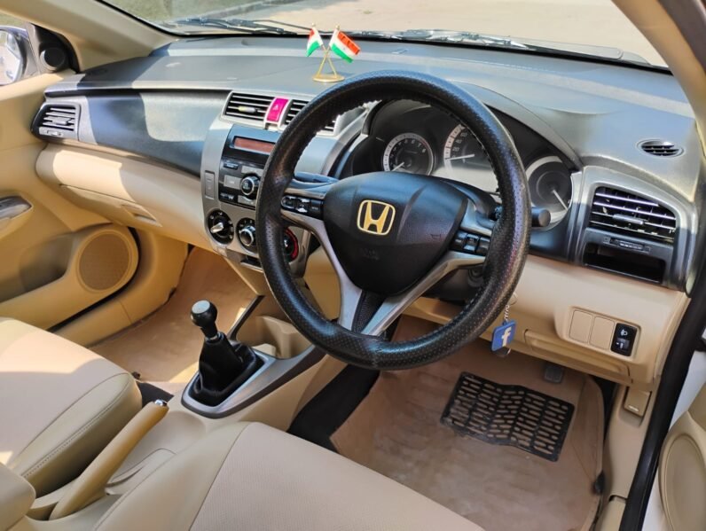 
								HONDA CITY VMT 2012 MODEL PETROL full									