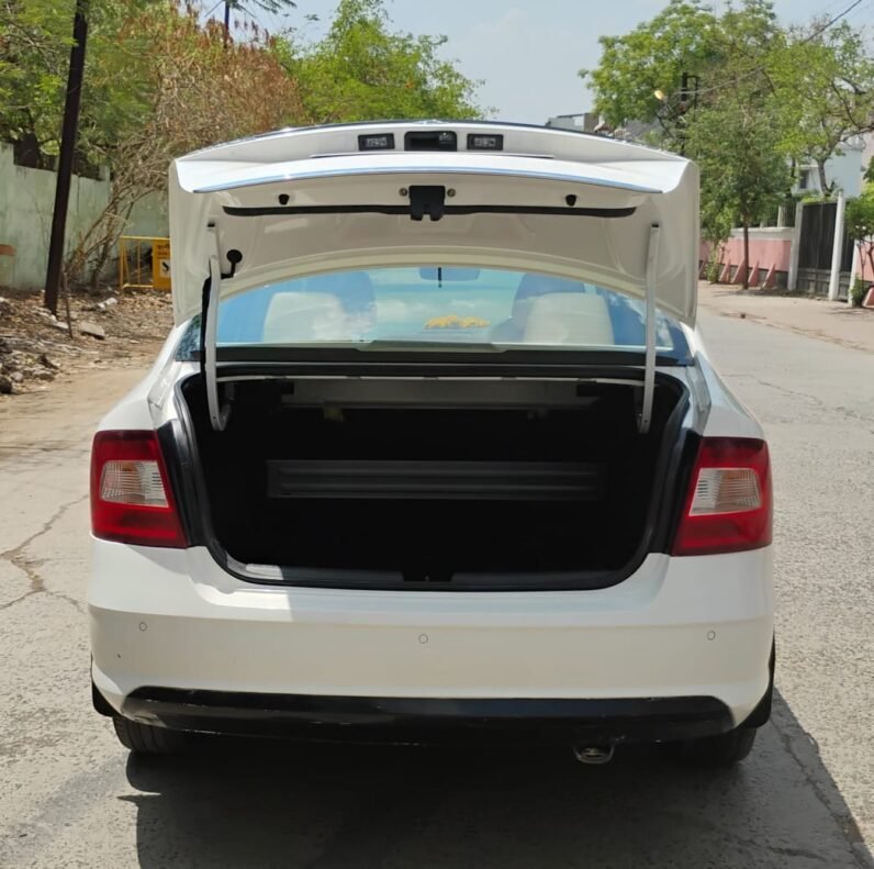
								RAPID 1.5 TDI STYLE 2017 MODEL DIESEL full									