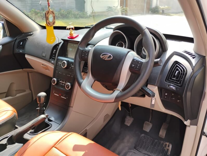 
								XUV500 W6 2016 MODEL DIESEL full									