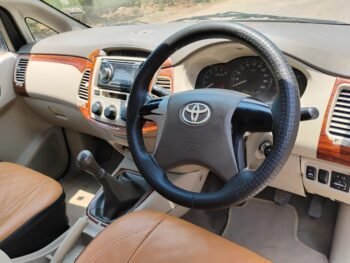 INNOVA 2.5 G 2012 MODEL DIESEL