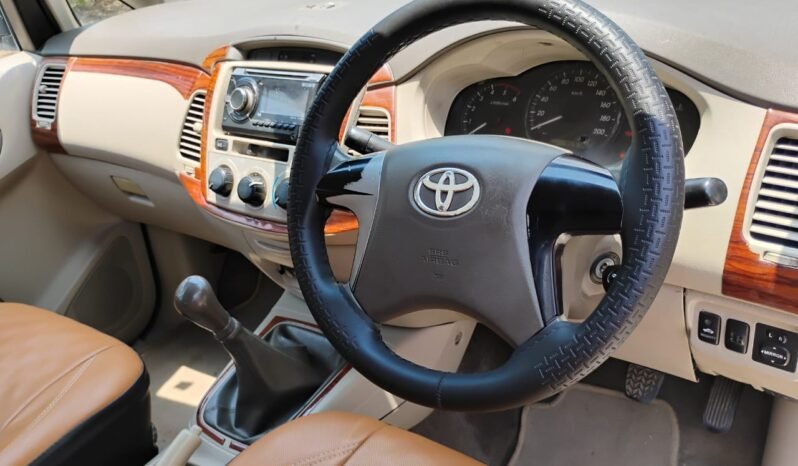 
								INNOVA 2.5 G 2012 MODEL DIESEL full									