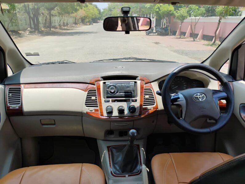 
								INNOVA 2.5 G 2012 MODEL DIESEL full									