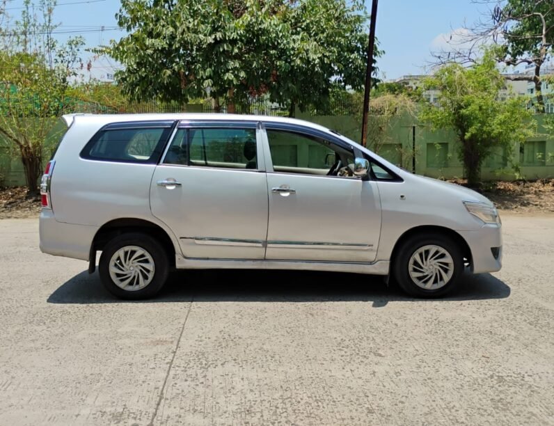 
								INNOVA 2.5 G 2012 MODEL DIESEL full									