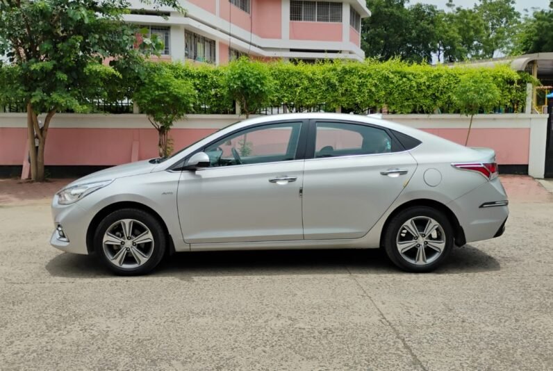 
								VERNA SX (O) AT 2018 MODEL PETROL full									