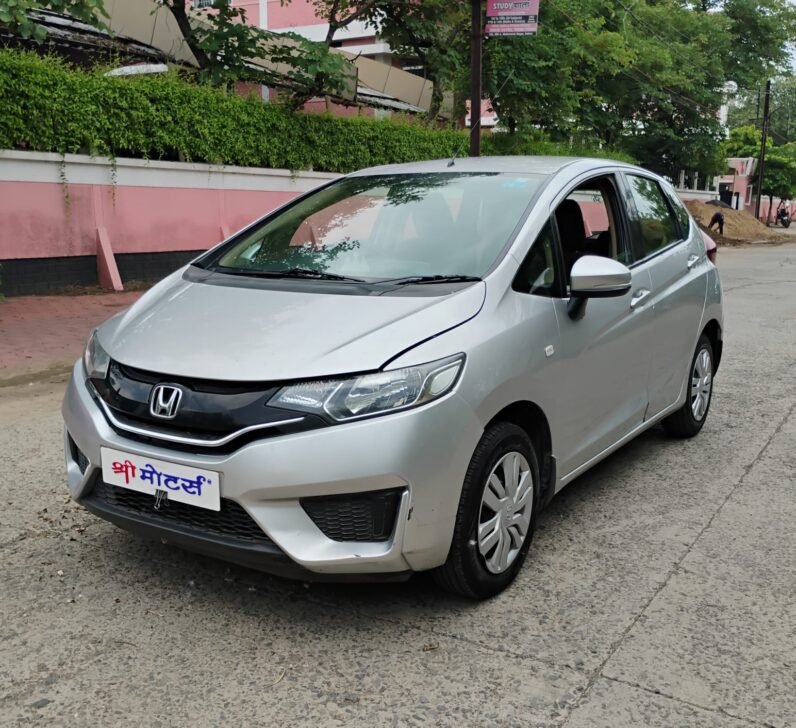 
								JAZZ SMT 2017 MODEL PETROL full									