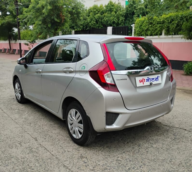
								JAZZ SMT 2017 MODEL PETROL full									