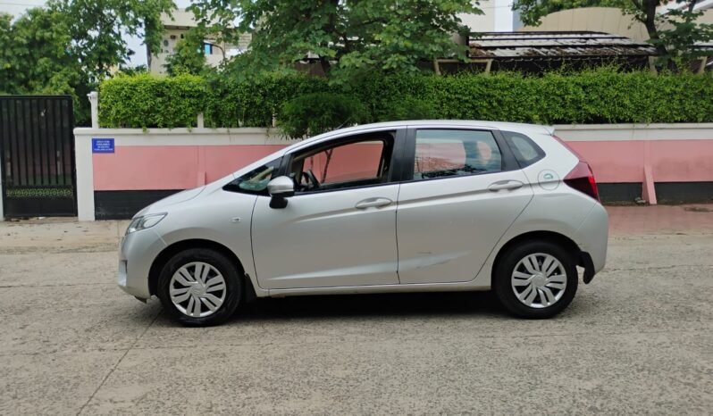 
								JAZZ SMT 2017 MODEL PETROL full									