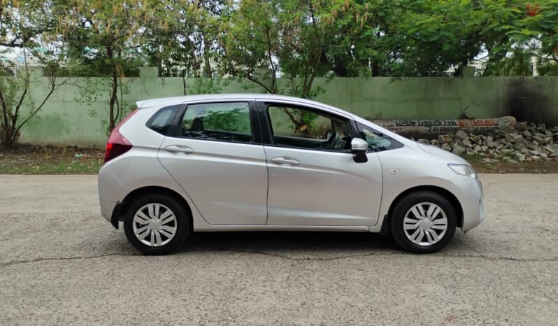 
								JAZZ SMT 2017 MODEL PETROL full									