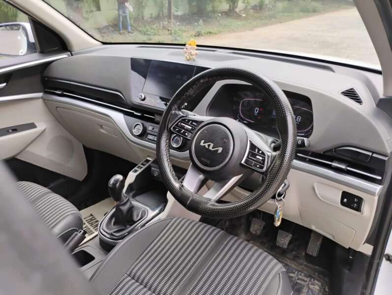 
								CARENS PRESTIGE 2022 MODEL PETROL full									