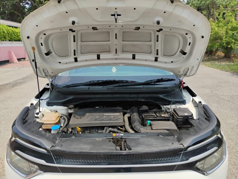
								CARENS PRESTIGE 2022 MODEL PETROL full									
