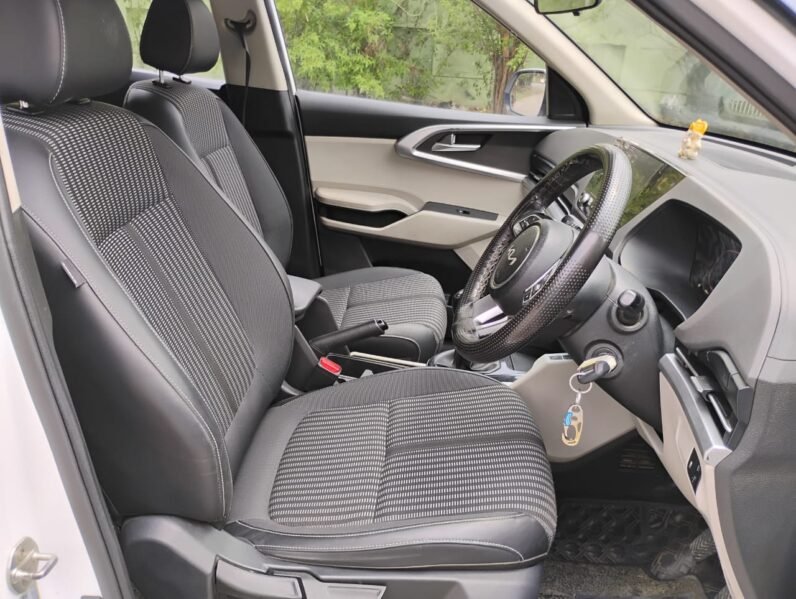
								CARENS PRESTIGE 2022 MODEL PETROL full									