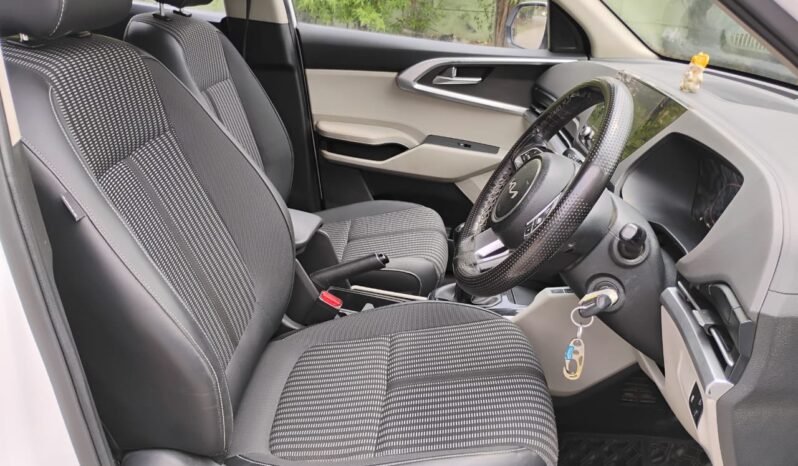 
								CARENS PRESTIGE 2022 MODEL PETROL full									