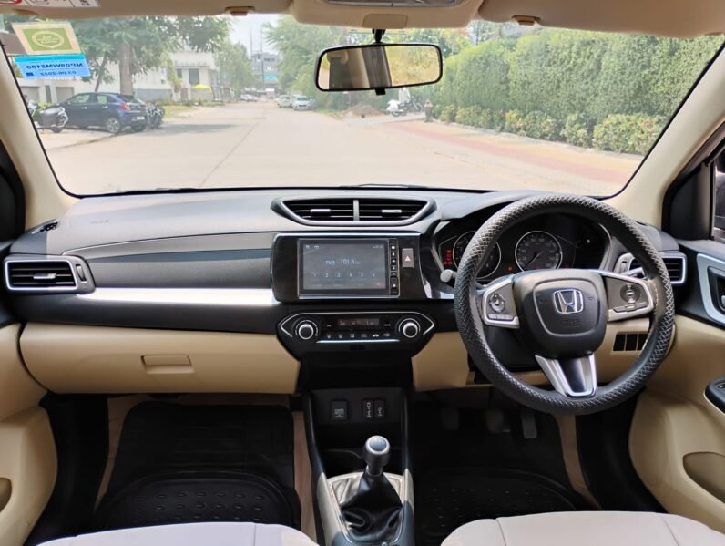 
								AMAZE 1.2 VX 2022 MODEL PETROL full									