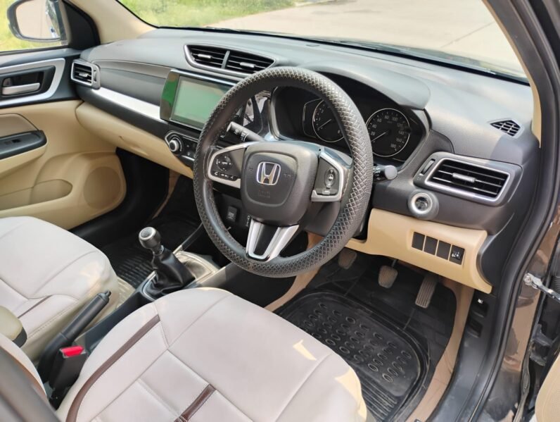 
								AMAZE 1.2 VX 2022 MODEL PETROL full									