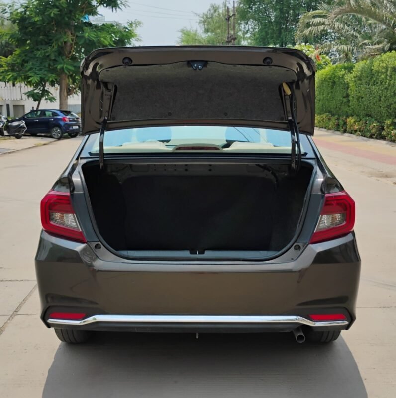 
								AMAZE 1.2 VX 2022 MODEL PETROL full									