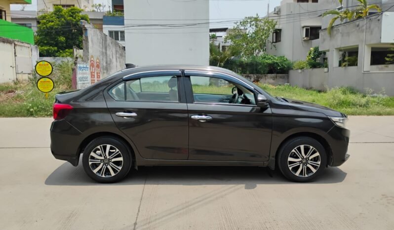 
								AMAZE 1.2 VX 2022 MODEL PETROL full									