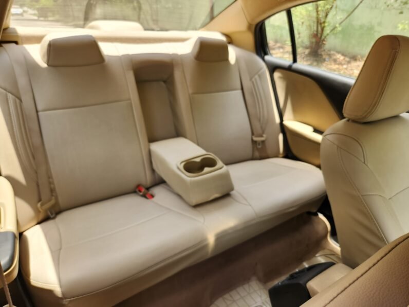 
								HONDA CITY V CVT AT 2017 MODEL PETROL full									