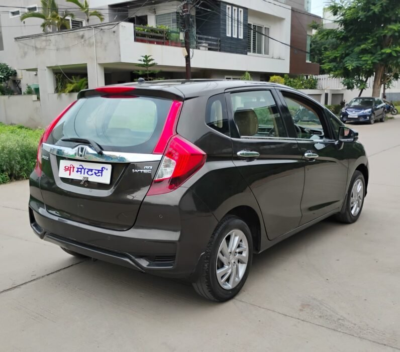 
								JAZZ VX 2020-21 MODEL PETROL full									