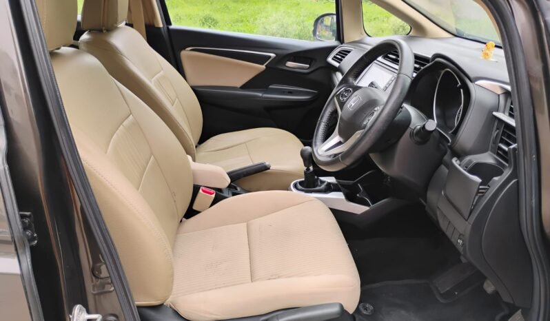 
								JAZZ VX 2020-21 MODEL PETROL full									