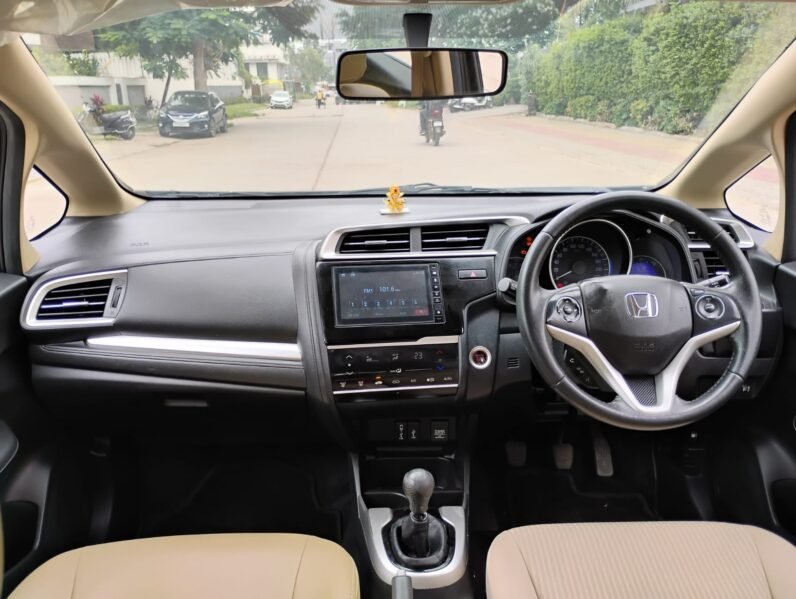 
								JAZZ VX 2020-21 MODEL PETROL full									