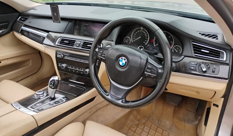 
								BMW 730 LD AUTOMATIC 2013 MODEL DIESEL full									